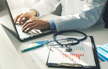 Dr-using-Data-to-inform-prescribing Getty Images-1056799938